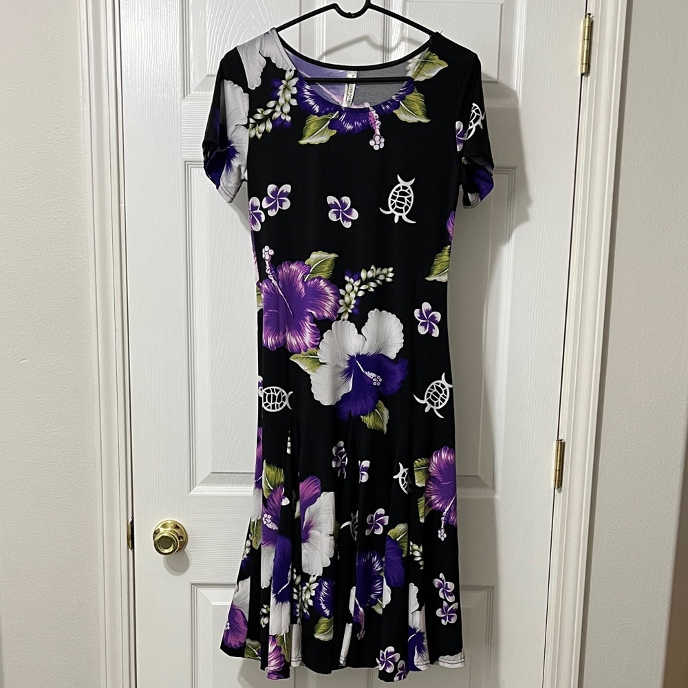 ALOHA Collection Black and Purple Floral Midi Dress